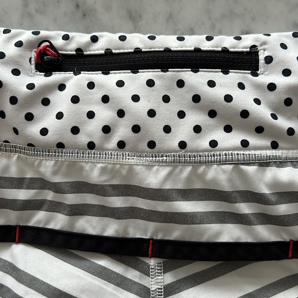 Lululemon running shorts, size 4, white with black polka dots and stripes - Picture 3 of 6